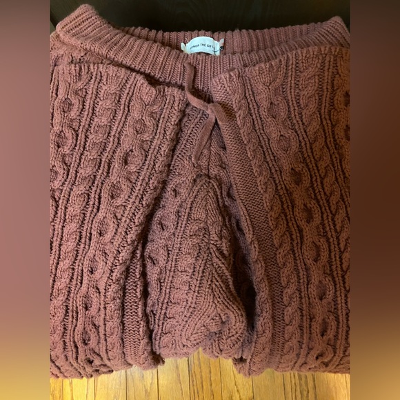 SOLD‼️HONOR THE GIFT (Unisex) MEN’S CABLE-KNIT PANTS - Maroon - Size S - Picture 5 of 10